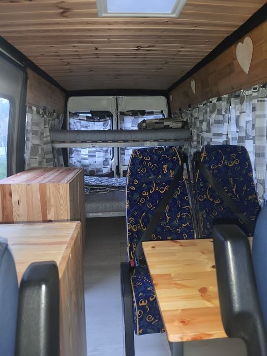 Citroen jumper 2.8 ( especial dormitório) 4 lugares sentados e 2 camas