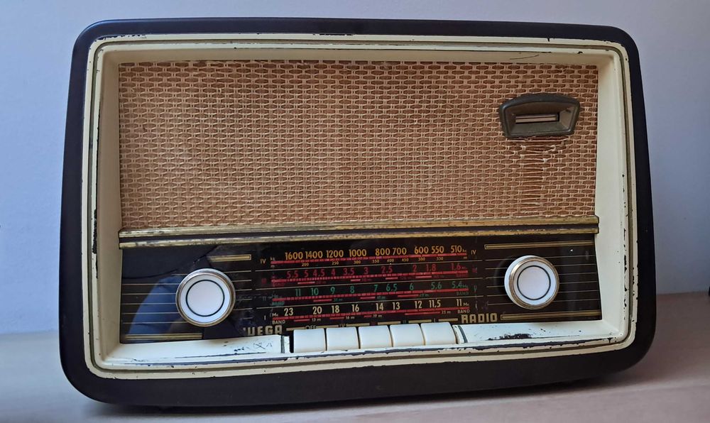 Radio Wega 836 para decoração