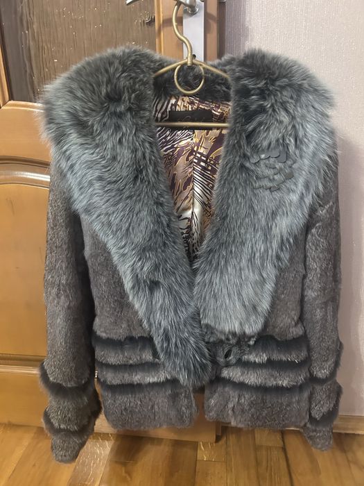 Продам шубу натуральну з кролика