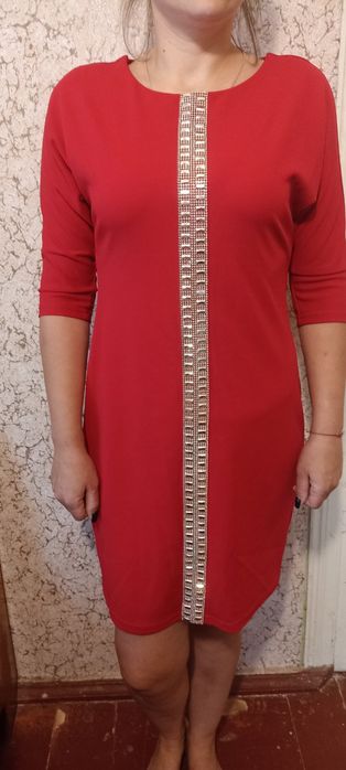 Плаття червоне охайне