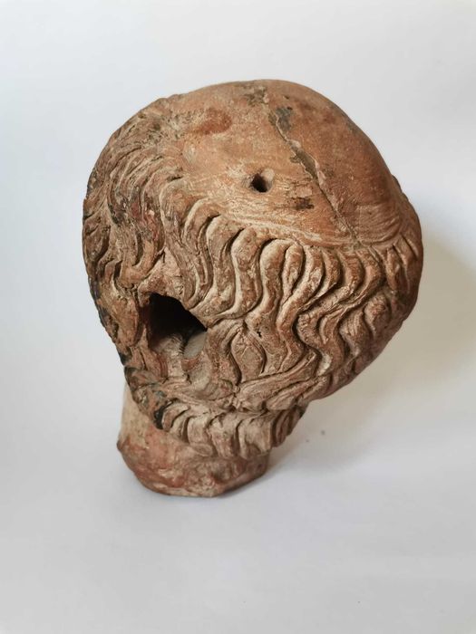 Busto de Santo em terracota policromada