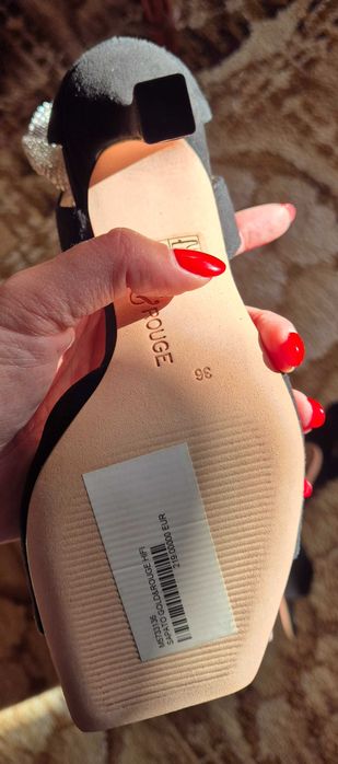 Sandálias Pele Preta Gold&Rouge Novas tam 36