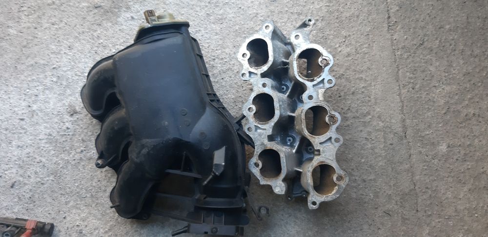 Впускной коллектор на Toyota Camry 3.5Camry 3.5