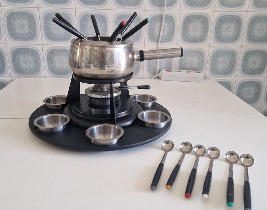 Conjunto Fondue 23 peças do Gato Preto