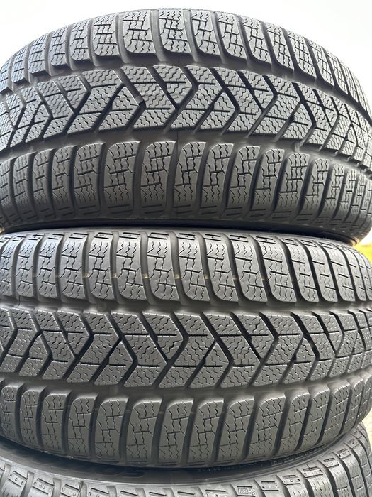 225/40/18 Pirelli Sottozero 3 Winter