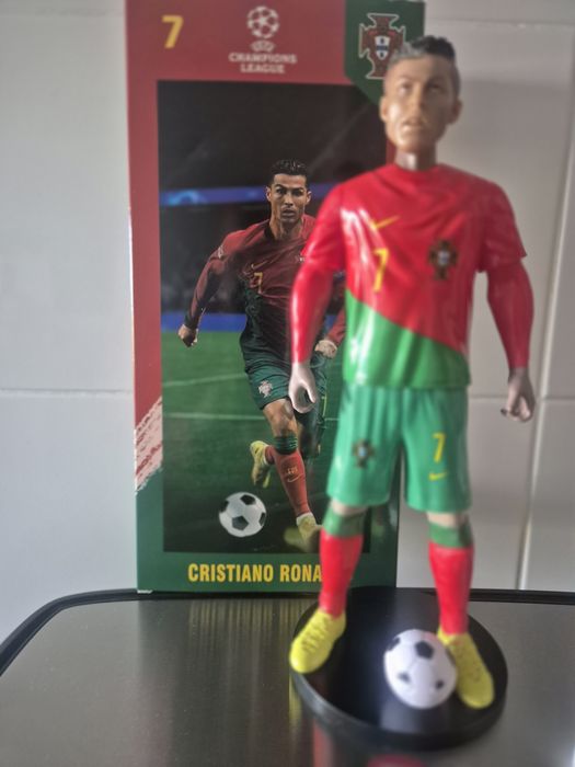 Estatueta do Cristiano Ronaldo Nova  com Altura de 27cm na sua Caixa Selada.