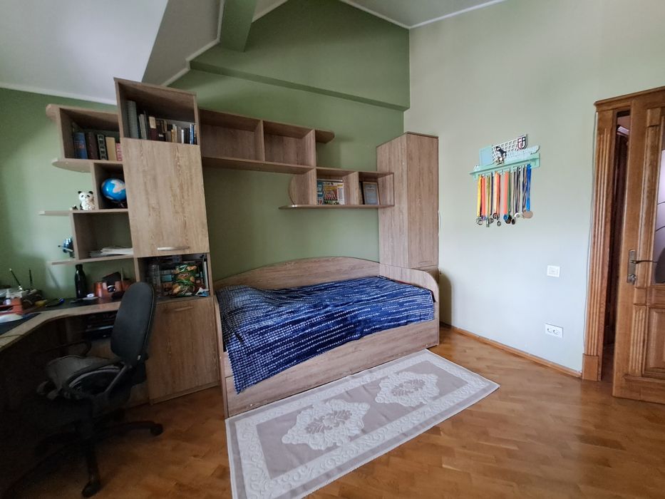 Терміново! Продаж 3к квартири 94.4 кв. м на вул. Лозовецька