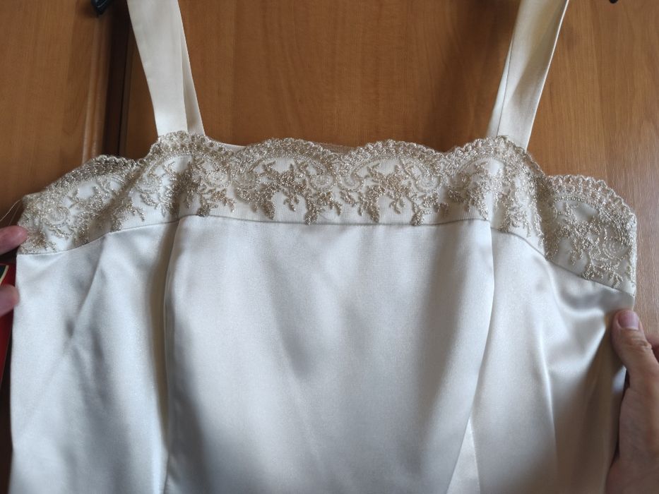 Modesta bluzeczka z narzutką 46