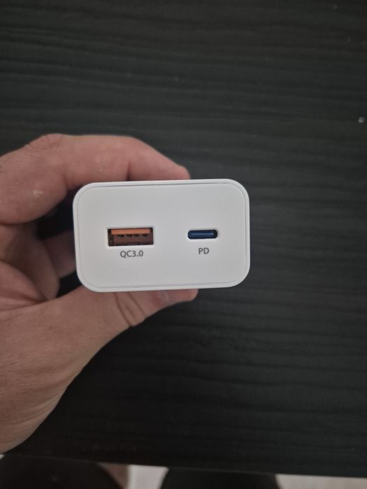 Carregador de Tomada Action (Com Garantia / Como Novo)