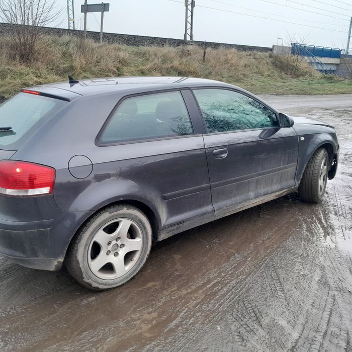 Audi a3 8P 2004r  2.0tdi na części