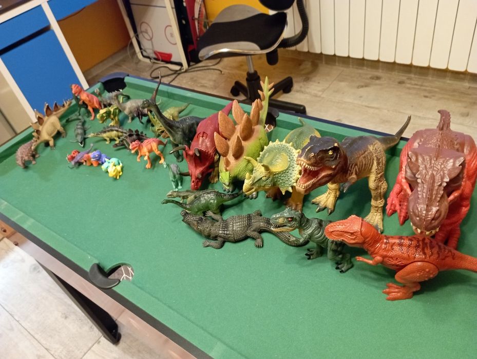 Dinozaury ,pianki samochód