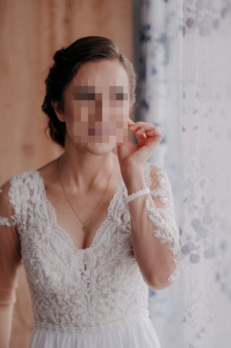 Suknia ślubna, odpinane rękawy, muślinowy dół