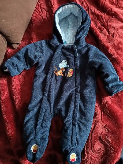 Ciepły kombinezon z Kubusiem Puchatkiem rozmiar 62-68