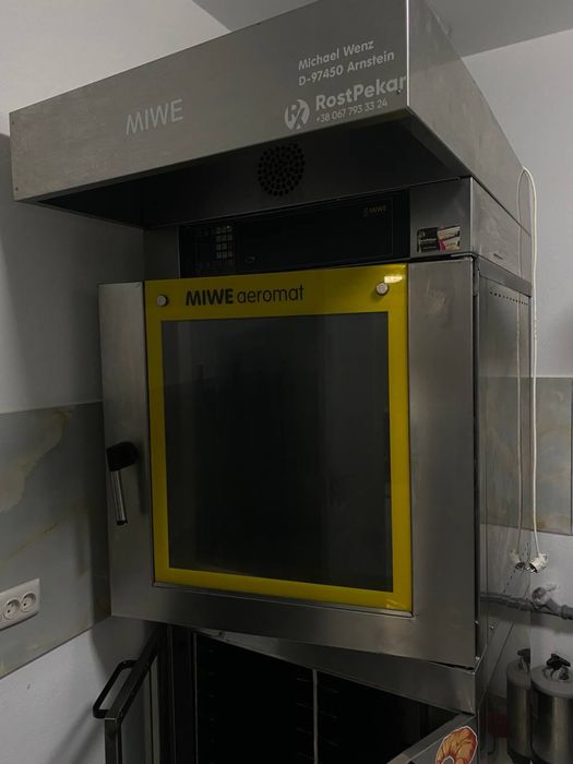 Пароконвектомат Miwe Aeromat з розстоєчною шафою