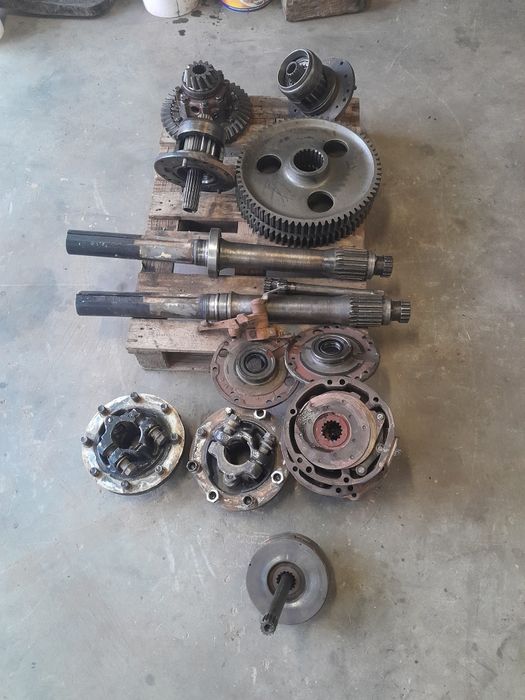 Mtz 82 części półoś mechanizm koło itd..