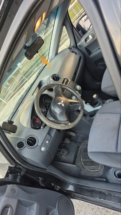 Mitsubishi colt 1.5