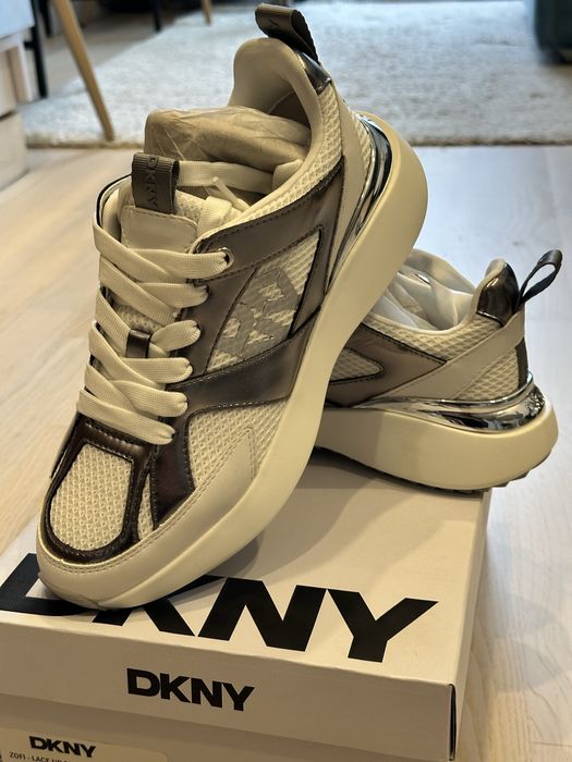 кроссовки новые DKNY