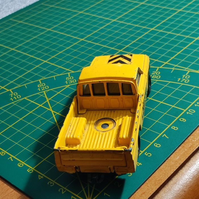 Model Corgi Mazda B1600