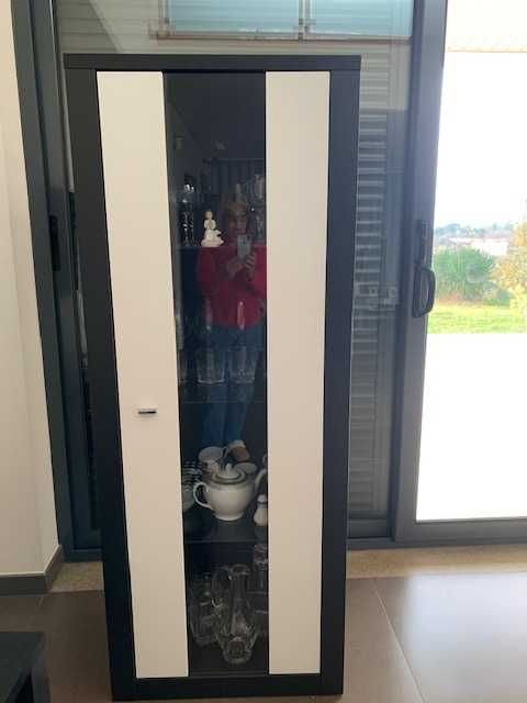 2 cristaleiras preto e branco, estado novo