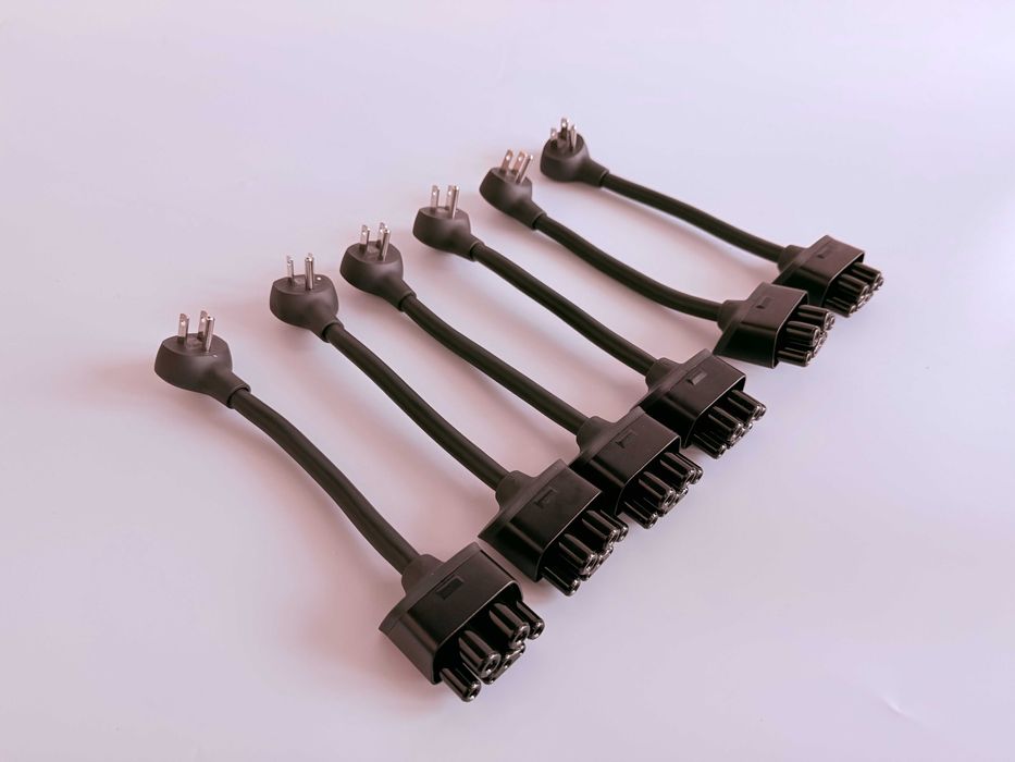 Оригінальний адаптер Tesla NEMA 5-15 Tesla Mobile Connector