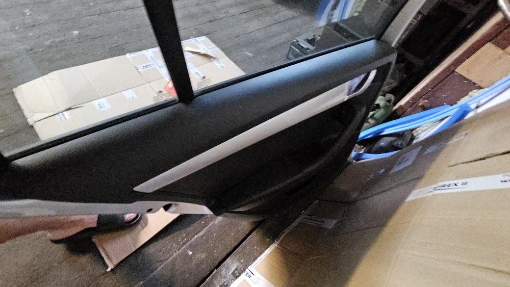 Drzwi tył lewe Skoda  Octawia  mk3