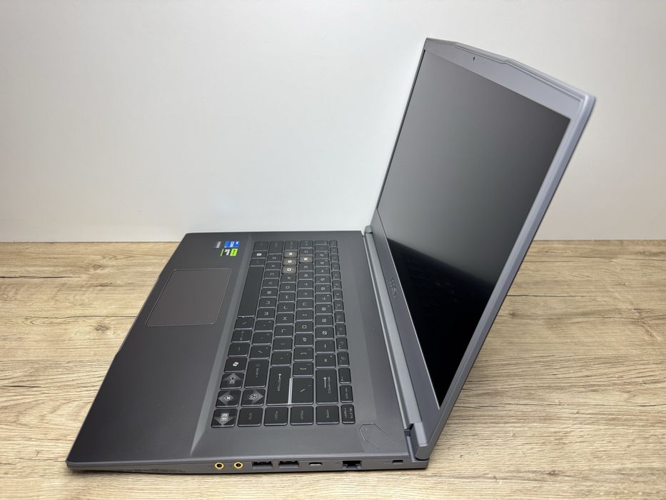 MSI Thin 15 B13VE / i5-13420H / RTX 4050 6GB / 16GB RAM / SSD 1TB