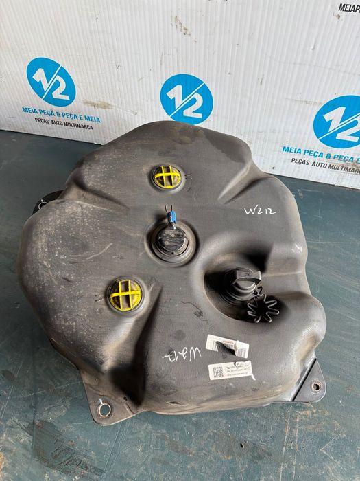 Deposito de AdBlue Mercedes W212 de 2014
