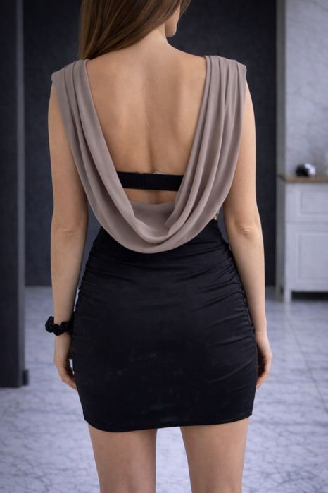 Sukienka damska krótka z odkrytymi plecami