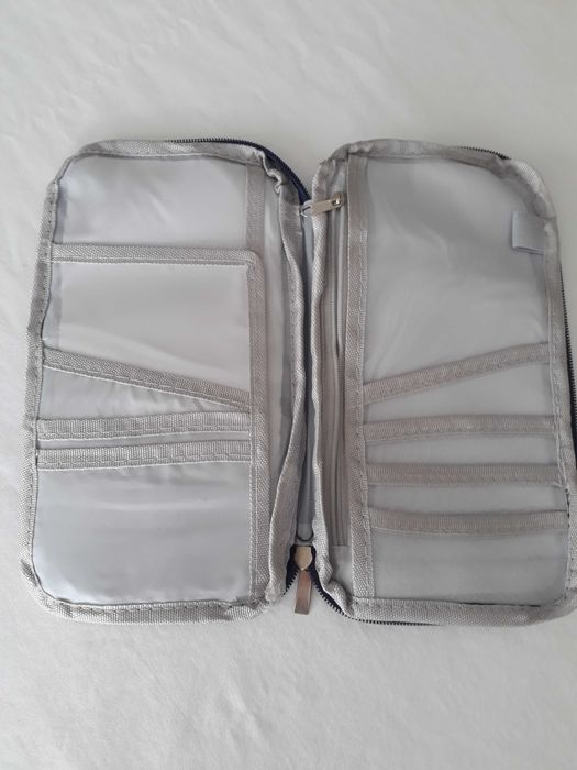 Carteira para documentos de viagem