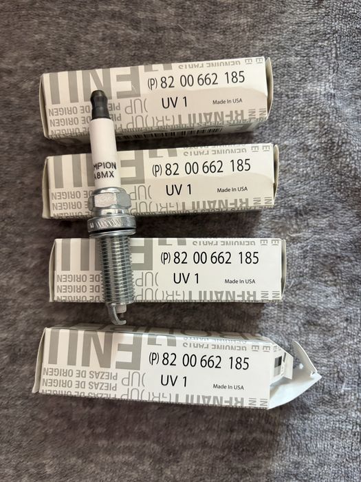 4x Oryginalne świece zapłonowe Renault 8200662185 nowe