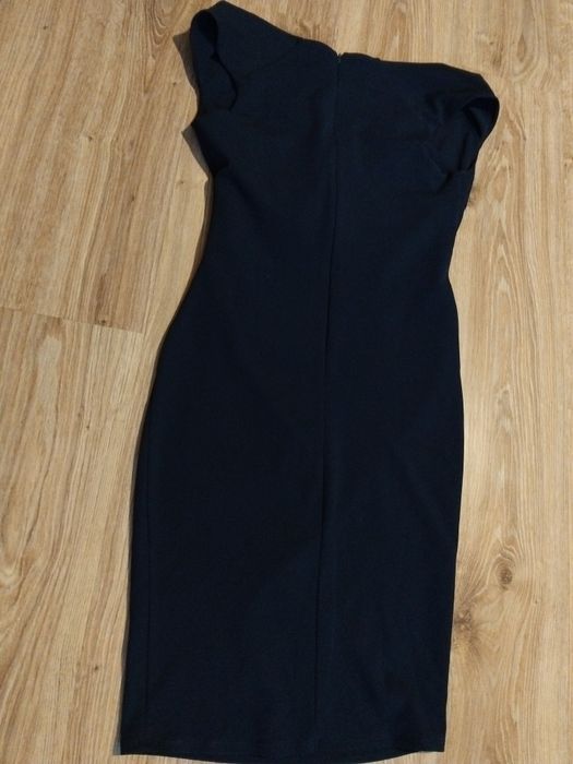 Elegancka sukienka ołówkowa