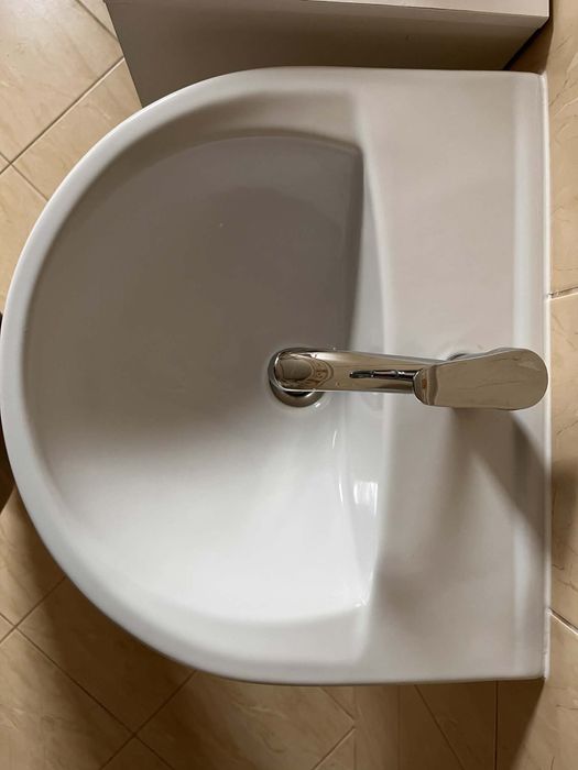 Umywalka stojąca cersanit z baterią stan bardzo dobry