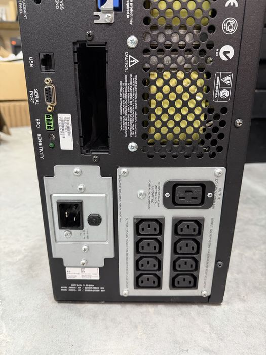 Джерело безперебійного живлення APC Smart UPS 2200XL