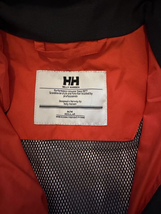 Жіноча мембранна куртка / дощовик helly hansen