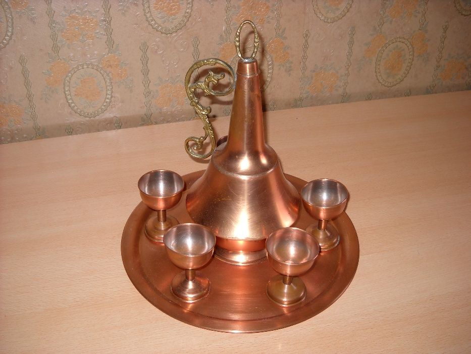 Serviço para fazer chãs (O cobre conserva as propriedades medicinais