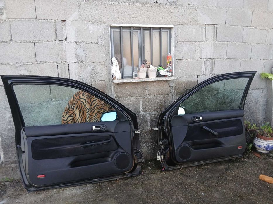 Portas da frente Golf IV 3P