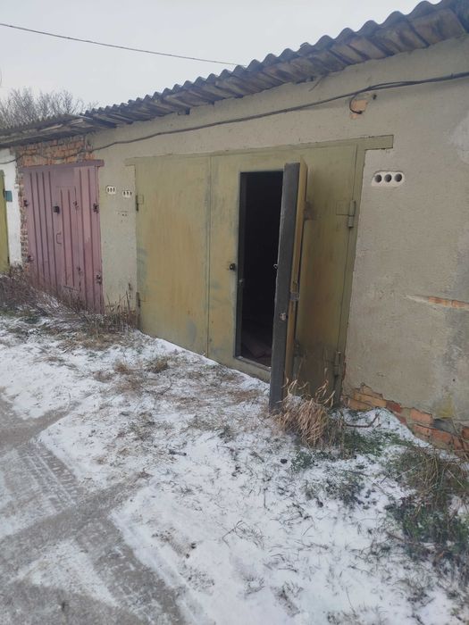 Продам  гараж в металісті
