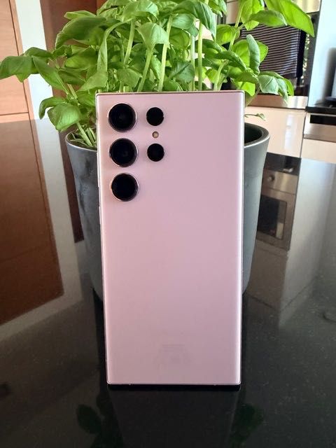 Samsung Galaxy S23 Ultra używany w super stanie, różowy