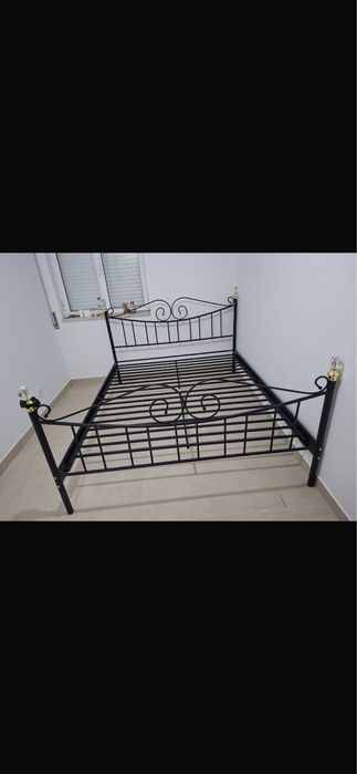 Cama de casal ferro