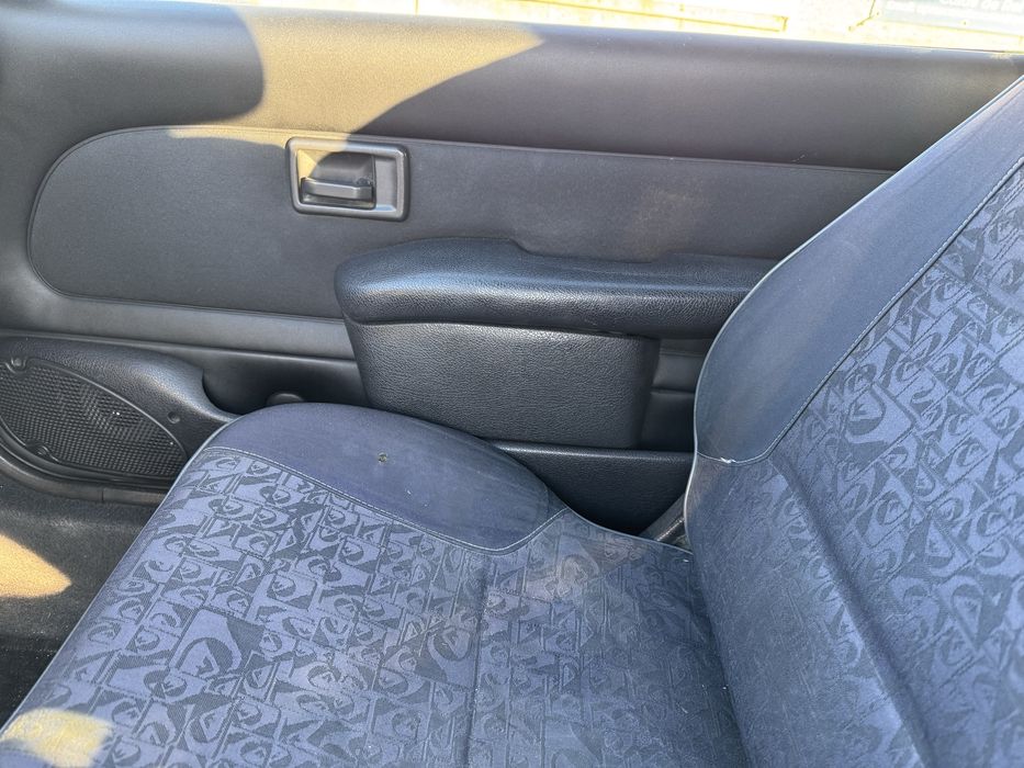Peugeot 106 1.1 Quiksilver | Económico | Revisão + distribuição feita