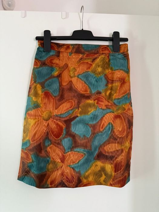 Casacos blusas vestidos senhora