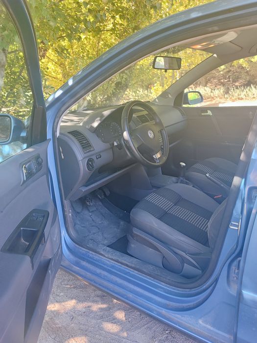 VW polo live 1.2 Gasolina - 5 lugares - isofix
