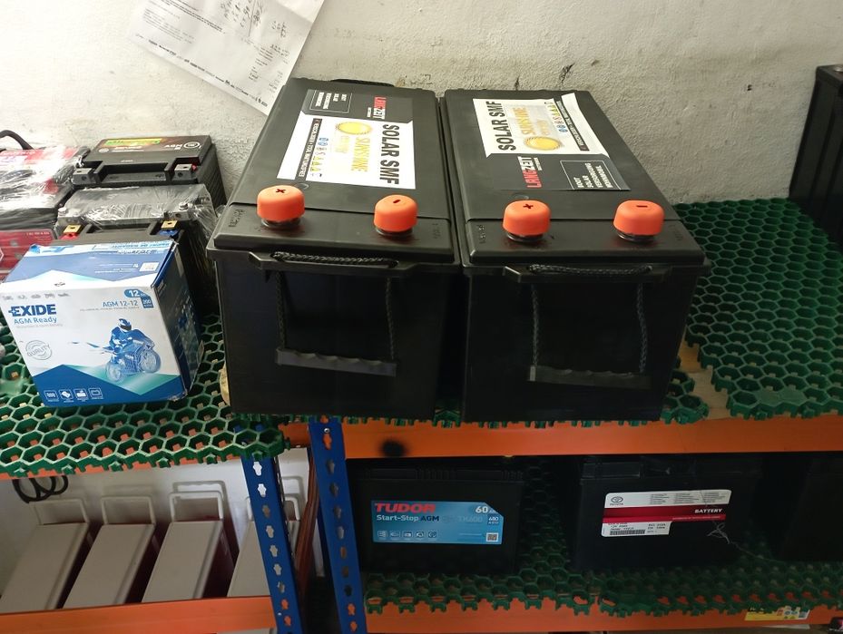 BATERIAS SOLARES) 240 amperes C 100