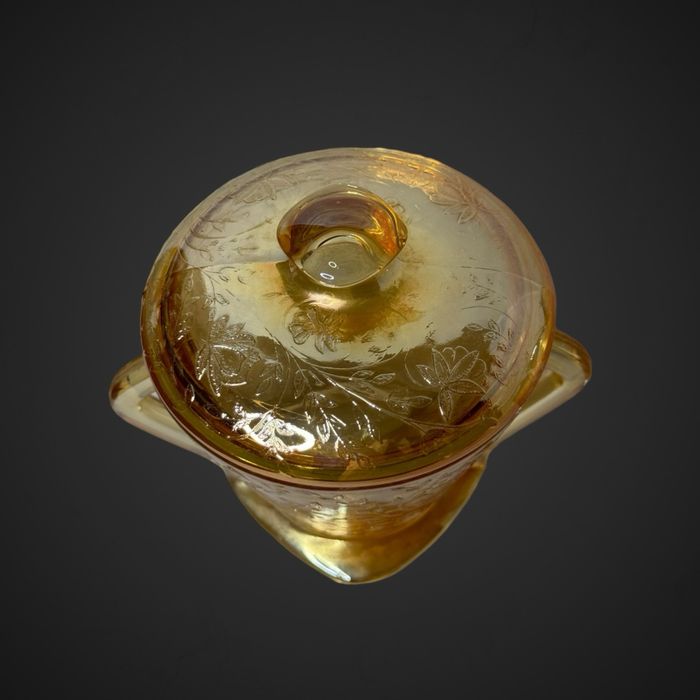 Cukiernica mlecznik szkło iryzowane janette glass B4/021210