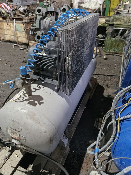 Продам компрессор  4квт