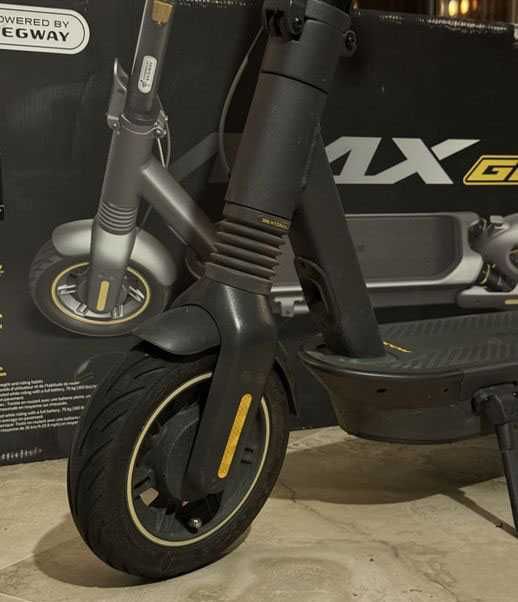 Hulajnoga elektryczna Ninebot KickScooter MAX G2.