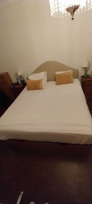 Cama sommier em cerejeira