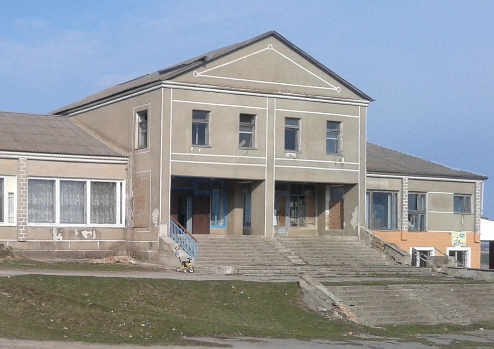 Частина магазину 153 кв.м, с. Пултівці, вул. Приозерна, 1а