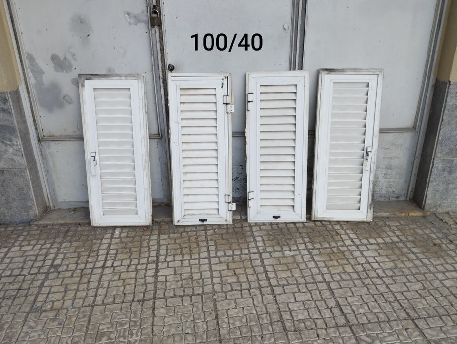 Vendo portadas em alumínio lacado branco