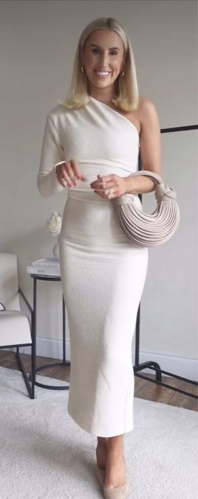 Beżowa sukienka na jedno ramię Zara S